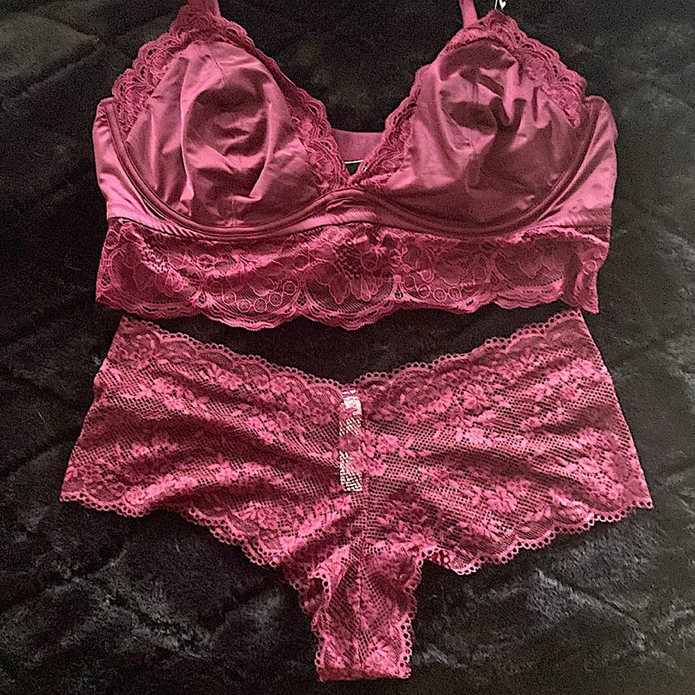 Victoria’s Secret;Very Sexy collection Bralette XXL and shortie XL set